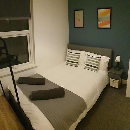 4 Bedrooms, Sleeps 10, Near Lfc & Efc Liverpool Exterior foto
