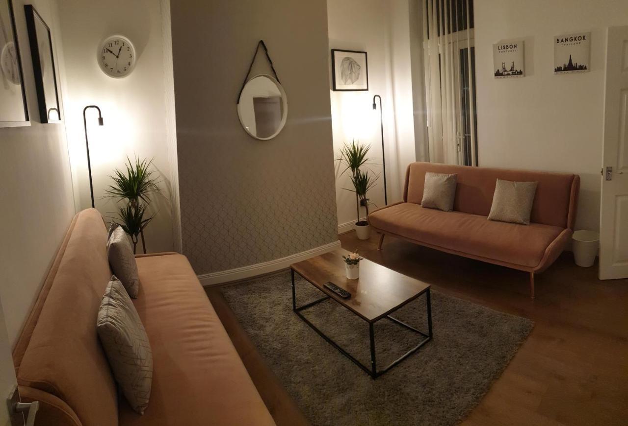4 Bedrooms, Sleeps 10, Near Lfc & Efc Liverpool Exterior foto